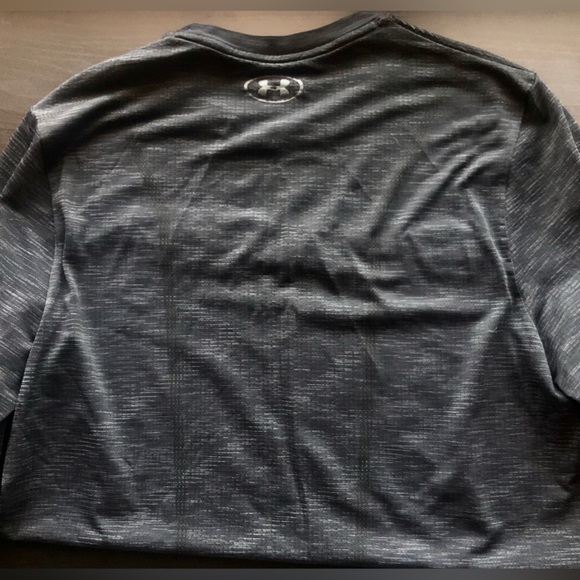 Under Armour Long Sleeve - Picture 8 of 8